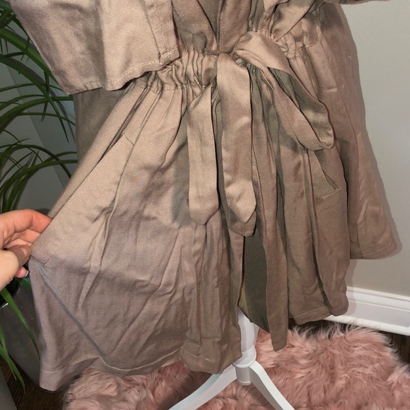 Tan Utility Vest / Open Tunic - Picture 3 of 8